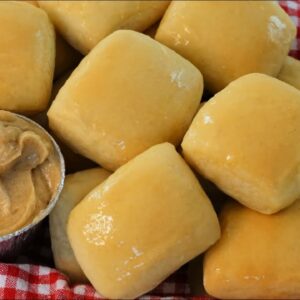 Texas Roadhouse Bread Rolls Recipe| Hot Buttery Soft Bread