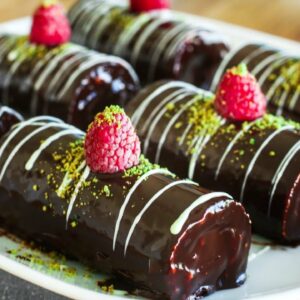 The EASIEST Mini Chocolate Swiss Rolls (with minimal ingredients) 💯