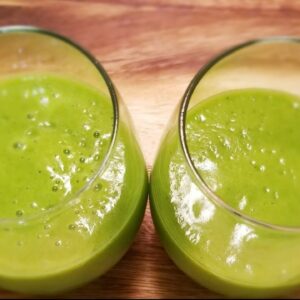 Green Smoothie | Breakfast Smoothie | CookedbyCass