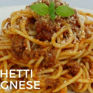 Easy Spaghetti Bolognese by Tiffin Box for Kids