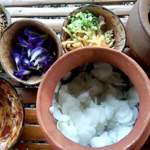 Blue Ternate and Raddish Salad Recipe