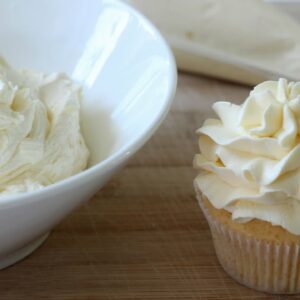 Buttercream Icing Recipe / How to Make Perfect Buttercream Frosting