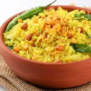 Mumbai Style Kanda Poha /Chirer Polau Recipe by Tiffin Box – Easy Indian Breakfast Recipe /lunch box