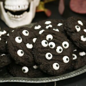 Spooky Eyeball Cookies | Easy + Delicious Halloween Recipe