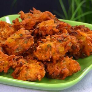 Crispy Aloo Pakora Recipe by Tiffin Box |  Potato Pakoda | Ramadan | Iftar
