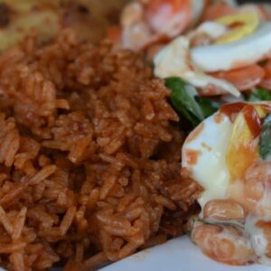 How to make authentic Ghanaian (Ghana) 🇬🇭 Salad The complimentary salad for your Ghana 🇬🇭 Jollof