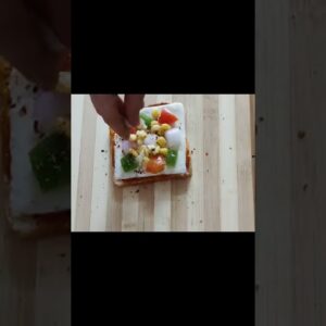 Bread pizza #shorts #ytshorts #viral #foodie #cooking #recipe #homemaderecipe #explore #pizza #reels
