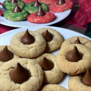 HOW TO MAKE PEANUT BUTTER BLOSSOM COOKIES!