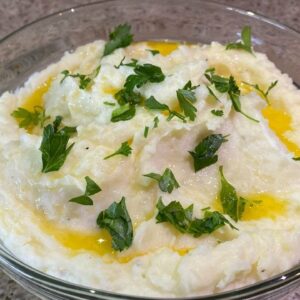 HOW TO MAKE HOMEMADE BUTTERMILK MASHED POTATOES
