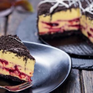 Bloody Halloween Cake – No-bake White Chocolate Mango Raspberry Cheesecake