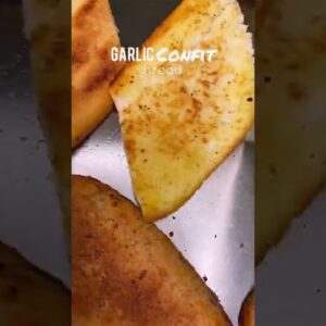 Easy Garlic confit bread🧄 WE LOVE GARLIC SO MUCH😍🥖🌶🌱Recipe in description| CHEFKOUDY