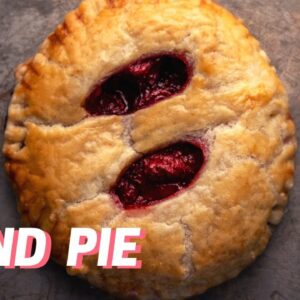 STRAWBERRY HAND PIES | Little Yummy Picnic Perfect Pie