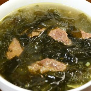 Korean Birthday Soup (Miyeokguk: 미역국)