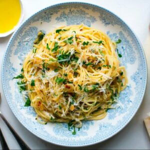 Spaghetti Aglio E Olio: 5 Ingredient Pasta Recipe!