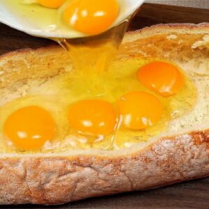 ASMR | Gießen Sie einfach die Eier auf das Brot und das Ergebnis wird erstaunlich sein! Einfach und lecker!