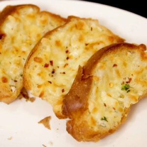 Cafe Jaisi Cheese Garlic Bread Recipe – 2 tarike bina oven & oven चीज गार्लिक ब्रेड cookingshooking