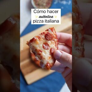 Cómo hacer auténtica pizza como la de Italia 😆🍕 #shorts