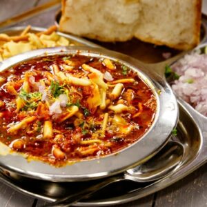 Full Misal Pav with Homemade Masala Recipes – Maharashtrian Street Food  – CookingShooking