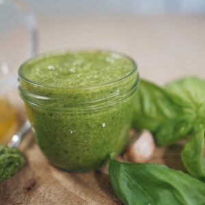 Pesto alla genovese fatto in casa – Ricetta veloce con frullatore