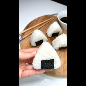 ONIGIRI FATTI IN CASA 🍙😍🍙 con ripieno super! #Shorts