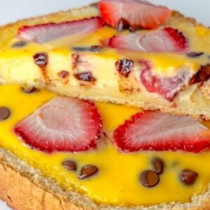 You only need 4 Ingredients to make this custard toast 🤤 #shorts