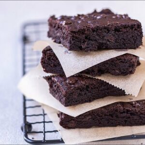 BROWNIES Rezept | saftige 5 Minuten Brownies selber machen (nur mit Kakao backen!)