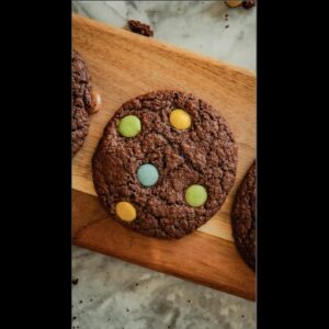 Smarties cookies 🍪 – Digg og rask oppskrift!