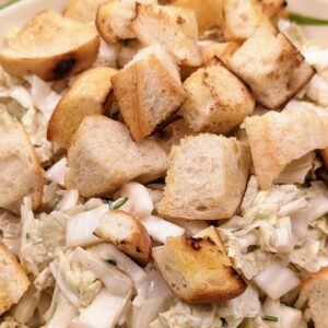 Leckerer Salat aus ganz wenigen Zutaten! Schnelles und einfaches Rezept! Salat mit Chinakohl
