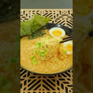 New method of eating instant noodles #shorts #ramen #ramennoodles #instantnoodles #instantrecipe