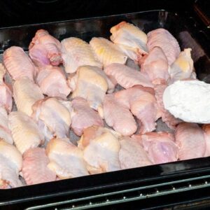 Perfect chicken wings made with corn starch! A super recipe into the oven