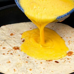 ASMR | Fügen Sie einfach das Ei zur Tortilla hinzu und das Ergebnis wird erstaunlich sein! Leckeres Rezept!