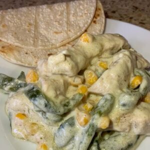 HOW TO MAKE RAJAS CON CREMA Y POLLO | ROASTED POBLANOS IN CREAM SAUCE WITH CHICKEN