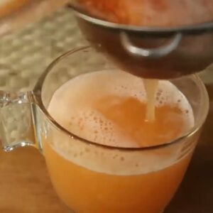 semplice ricetta di succo con limone, carota