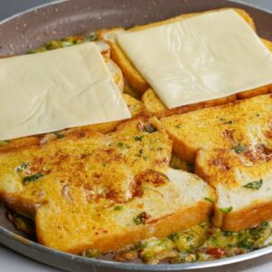 10 Min. Breakfast Recipe | Bread Egg Omelette Recipe | Cheese Bread Omelette | Bread Snacks Recipe